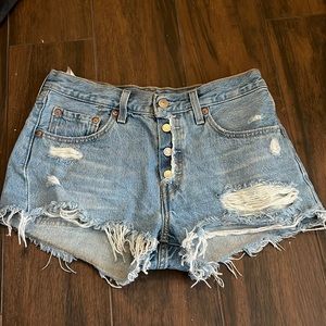 Levi cut off shorts 501